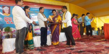 ଶତାଧିକ ଗୁରୁଙ୍କୁ ସମ୍ମାନ ଜଣାଇଲେ ମାହାଙ୍ଗା ବିଧାୟକ ଶାରଦା ପ୍ରଧାନ