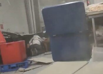 ହସପିଟାଲରେ ଦୋହଲୁଥିଲେ ପିଲା, ଥରୁଥିଲେ ନର୍ସ