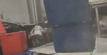 ହସପିଟାଲରେ ଦୋହଲୁଥିଲେ ପିଲା, ଥରୁଥିଲେ ନର୍ସ