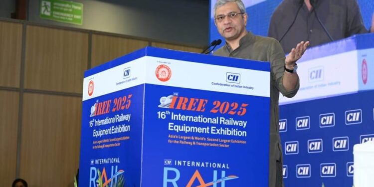 ଏସିଆର ବୃହତ ରେଳ ଉପକରଣ ପ୍ରଦର୍ଶନୀ-୨୦୨୫କୁ ଉଦଘାଟନ କଲେ କେନ୍ଦ୍ରମନ୍ତ୍ରୀ ଅଶ୍ୱିନୀ ବୈଷ୍ଣବ