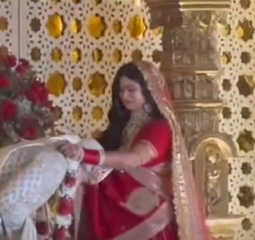 ଦିଲ୍ଲୀରେ ଅନୁଷ୍ଠିତ ହେଲା ସାଂସଦ ଅପରାଜିତା ଷଡ଼ଙ୍ଗୀଙ୍କ ଝିଅ ଅର୍ଚ୍ଚିତାଙ୍କ ବିବାହ ଦିଲ୍ଲୀରେ ଅନୁଷ୍ଠିତ ହେଲା ସାଂସଦ ଅପରାଜିତା ଷଡ଼ଙ୍ଗୀଙ୍କ ଝିଅ ଅର୍ଚ୍ଚିତାଙ୍କ ବିବାହ