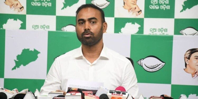 ବିଜେଡି ନେତା ପ୍ରୀତିରଞ୍ଜନ ଘଡ଼େଇଙ୍କ ଘରେ କାହିଁକି ହେଲା ରେଡ୍ ? ବିଜେଡି ନେତା ପ୍ରୀତିରଞ୍ଜନ ଘଡ଼େଇଙ୍କ ଘରେ କାହିଁକି ହେଲା ରେଡ୍ ?