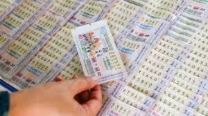 ୫୦୦ ଟଙ୍କା ଧାର ନେଇ କିଣିଲେ ଲଟେରି ଟିକେଟ, ଜିତିଲେ ୧୧ କୋଟି ୫୦୦ ଟଙ୍କା ଧାର ନେଇ କିଣିଲେ ଲଟେରି ଟିକେଟ, ଜିତିଲେ ୧୧ କୋଟି