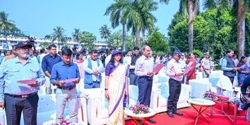 ଲୋକସେବା ଭବନରେ ‘ବନ୍ଦେ ମାତରମ୍‌’ ଗାନ କଲେ ମୁଖ୍ୟମନ୍ତ୍ରୀ ମୋହନ ଚରଣ ମାଝୀ