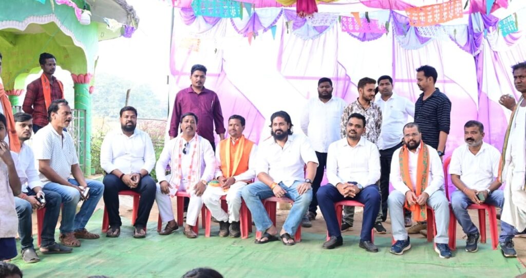 ନୂଆପଡାରେ ଦଳୀୟ ପ୍ରାର୍ଥୀଙ୍କ ପାଇଁ ଭୋଟ ପ୍ରଚାର କଲେ ମନ୍ତ୍ରୀ ସମ୍ପଦ ସ୍ୱାଇଁ, ଅରିନ୍ଦମ ଦାସ