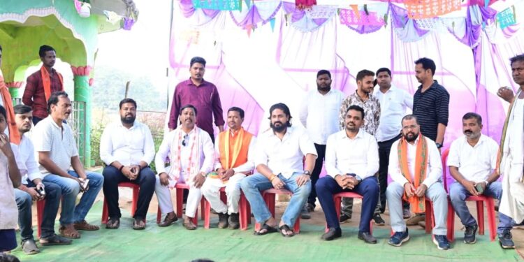 ନୂଆପଡାରେ ଦଳୀୟ ପ୍ରାର୍ଥୀଙ୍କ ପାଇଁ ଭୋଟ ପ୍ରଚାର କଲେ ମନ୍ତ୍ରୀ ସମ୍ପଦ ସ୍ୱାଇଁ, ଅରିନ୍ଦମ ଦାସ ନୂଆପଡାରେ ଦଳୀୟ ପ୍ରାର୍ଥୀଙ୍କ ପାଇଁ ଭୋଟ ପ୍ରଚାର କଲେ ମନ୍ତ୍ରୀ ସମ୍ପଦ ସ୍ୱାଇଁ, ଅରିନ୍ଦମ ଦାସ