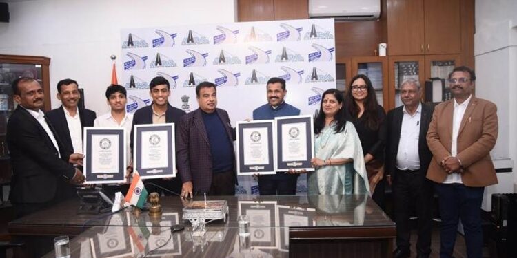 ସଡ଼କ ନିର୍ମାଣରେ ଭାରତର ବିଶ୍ୱ ବିଜୟ: ଗୋଟିଏ ପ୍ରକଳ୍ପରେ ୪ଟି ଗିନିଜ୍ ୱାର୍ଲ୍ଡ ରେକର୍ଡ, NHAI ଟିମକୁ ଶୁଭେଚ୍ଛା ଜଣାଇଲେ ନିତିନ ଗଡ଼କରୀ