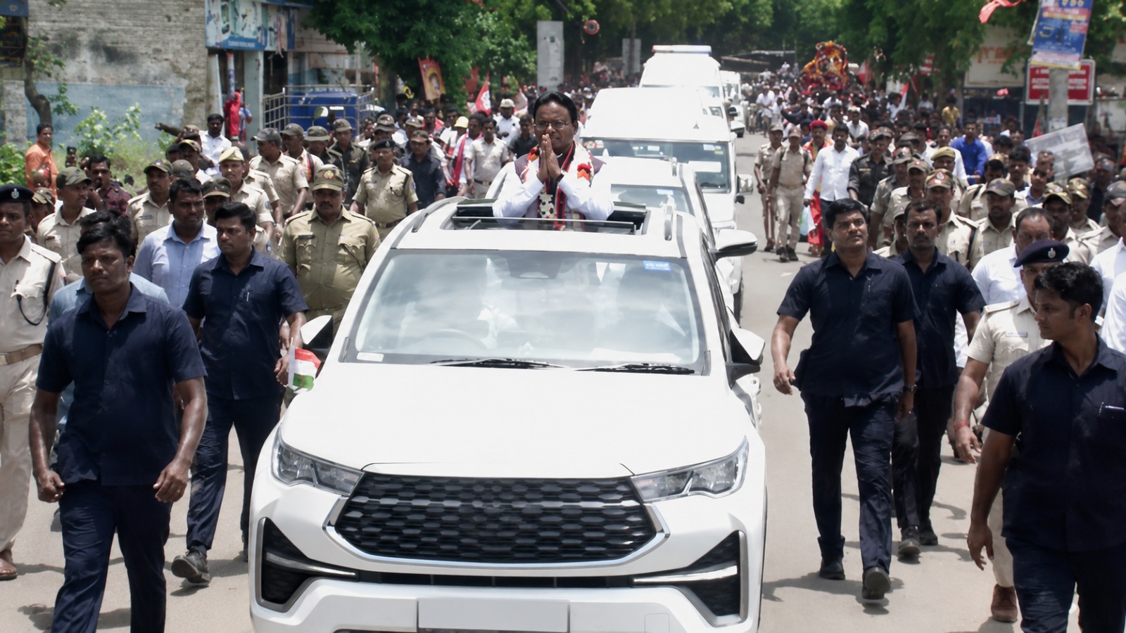 ପ୍ରଧାନମନ୍ତ୍ରୀଙ୍କ ଆହ୍ୱାନକୁ ସମ୍ମାନ ଦେଇ କାରକେଡ୍‌ ଅଧା କଲେ ମୁଖ୍ୟମନ୍ତ୍ରୀ