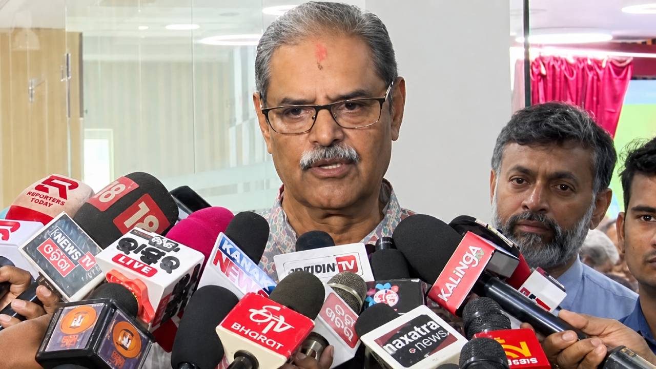 ଅତିଷ୍ଠ କଲାଣି ଅସହ୍ୟ ଗରମକୁ ଅଘୋଷିତ ବିଦ୍ୟୁତ କାଟ୍, ଶୀଘ୍ର ରିଷ୍ଟୋର ପାଇଁ ବ୍ୟବସ୍ଥା କରୁଛୁ: ଶକ୍ତିମନ୍ତ୍ରୀ